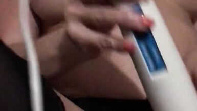 最初の動画、Milf has multiple orgasms, surprise squirt！ - 5 image