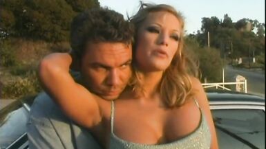 Bite de folie pour une sale milf - 2 image