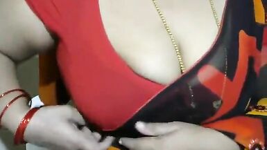 Telugu Aunty cam show down pink panties - 14 image
