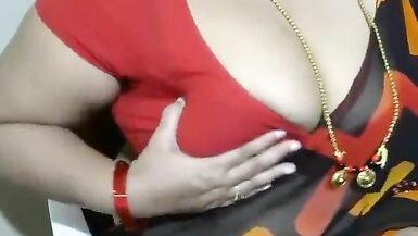 Telugu Aunty cam show down pink panties - 8 image