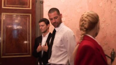 Double sandwich pour une blonde parfaite - 1 image