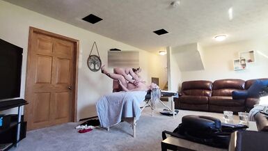 Schwangere Frau fickt Ehemann, indem sie eine Kamera aufstellt und ihren Massagetherapeuten verführt, dem sie einen Blowjob gibt und fickt - 13 image
