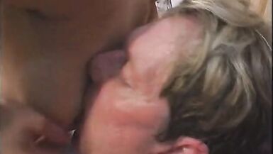 Bloinde fingers her pussy during anal - 13 image