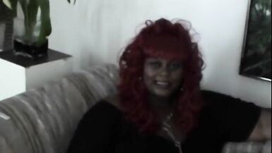 Belle BBW ebony parlano con la telecamera dietro le quinte - 9 image