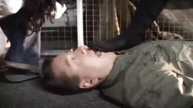 Geiler Femdom - Spucken, Schlagen, Treten! - 4 image