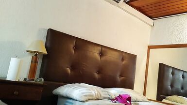 La mia vicina mi accoglie in casa sua - 10 image