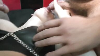 Sexy Kim bekam mehrere Creampies in ihrem allerersten GANGBANG - 2 image