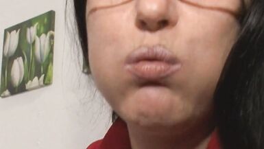 Une femme mûre obtient des rapports sexuels intenses grâce aux conseils de Valeries !