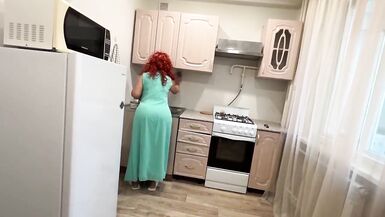 Mature lady with big ass got on her knees and allowed anal sex