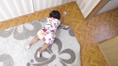 Milf kneels in a short dress and waits for anal sex - 2 image