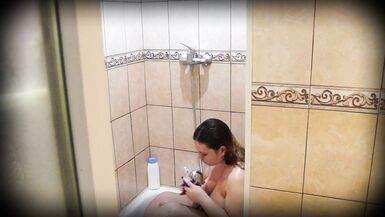 Mature BBW MILF in the shower. Peeping. - 11 image