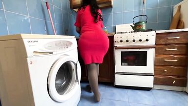 Homemade anal sex with a MILF in her big and tight ass