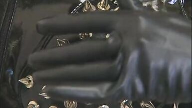 Luxurious blonde babe with big tits gets her cunt screwed by man in black mask - 5 image