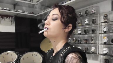 Mira de cerca como el humo - 2 image