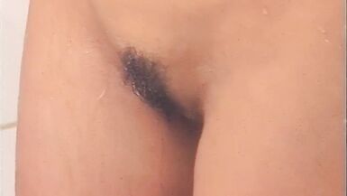 Sexsuechtige Blondine braucht es jeden Tag egal von wem - 3 image