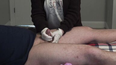 Amateur Ehefrau Handjob Hubby Cuck Keuschheit Release Gummihandschuhe | 3 Tage No Cum Ehemann - 7 image