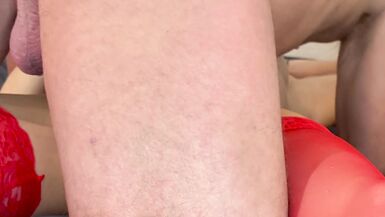 Hermosa morena consigue coño lamido - 12 image