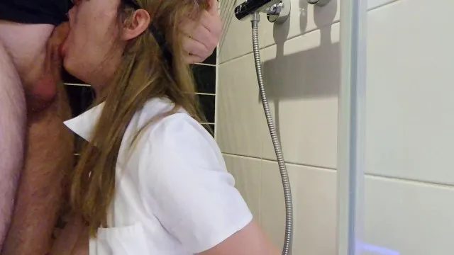 Madchen Schulmaedchen Toilette Deepthroat