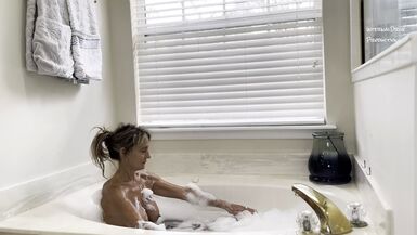 MILF Gives Blowjob gets Massive Cum and Chaser - 1 image