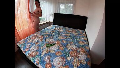 Fußmassage wird zur Masturbation - 1 image