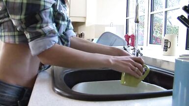 Baiser la fille britannique de lagriculteur