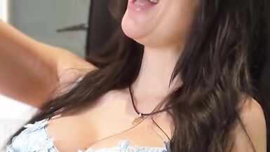 辣妹子通过视频通话出轨了 - 3 image