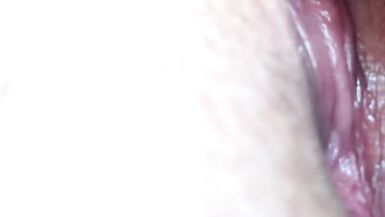 Mi mejor amigos mamá me sedujo mientras estaba en la ducha. Orgasmo femenino tras orgasmo masculino. Usando mi semen como lubricante. - 2 image