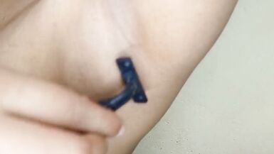 Hairy desi wife shaving pussy and armpits - 15 image