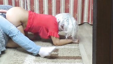 The MILF knelt down so that it was convenient to insert a dick into her big ass - 10 image