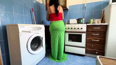 Big ass MILF turns him on when he wants to put a cock in her - 1 image