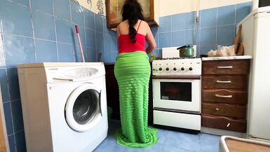 Big ass MILF turns him on when he wants to put a cock in her - 2 image