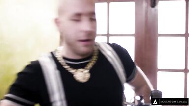 Big Titty MILF organisiert INSANE BISEXUAL MMF 3-WAY! - 3 image