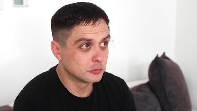 This slutty cheated on her boyfriend with a cable guy - 5 image