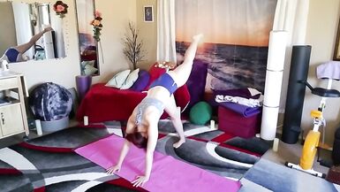 Aurora Willows yoga in sexy booty shorts - 11 image