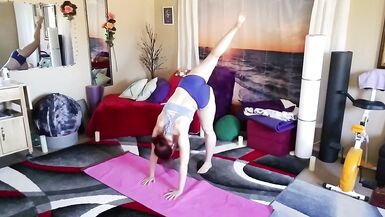 Aurora Willows yoga in sexy booty shorts - 14 image