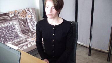 Entretien dadmission dune femme timide et inexpérimentée - elle veut devenir secrétaire