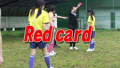 Lentraîneur de football mène la vie dure aux joueuses asiatiques