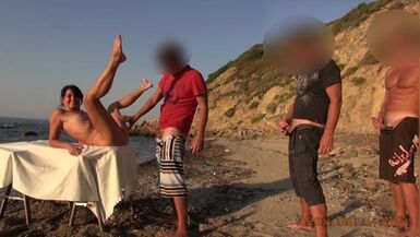 Jerk-off party sulla spiaggia dellhotel. Scelta libera del buco! Tutti possono giocare! AO - 1 image