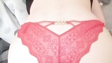 MILF plug se fait prendre en levrette dans la chambre - 3 image