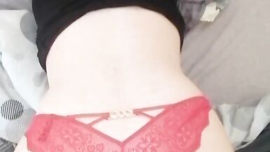 MILF plug se fait prendre en levrette dans la chambre - 5 image