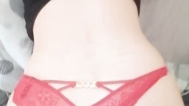MILF plug se fait prendre en levrette dans la chambre - 7 image