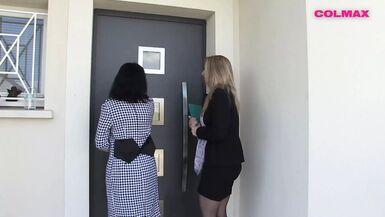 Amusement saphique entre collègues pour Louise et Mya