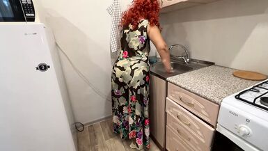 milf twists her big ass and hopes for anal sex