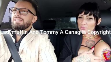They have sex in the car - 1 image