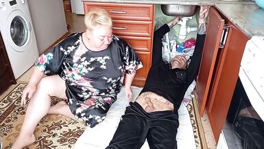 wife cheats with a plumber fucks and sucks his dick - 2 image