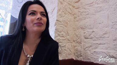 Cosmina wants a filmed anal to satisfy her husband - 4 image