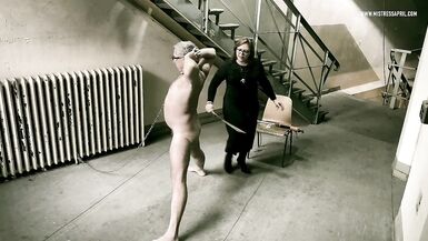 Dominatrix Mistress April  Rose garden 2  ebony female slave training - 14 image