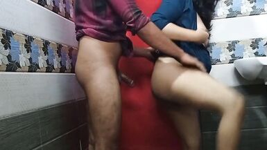 秘书 Ko Bathroom Me Tang Utha Kar Jabardast Pela - 14 image