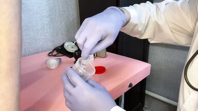 Insémination artificielle en vue dune grossesse - Un médecin a perdu les spermatozoïdes de son mari et léjaculation elle-même - 13 image