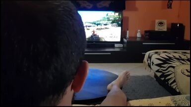 He plays and she wants to fuck - 1 image
